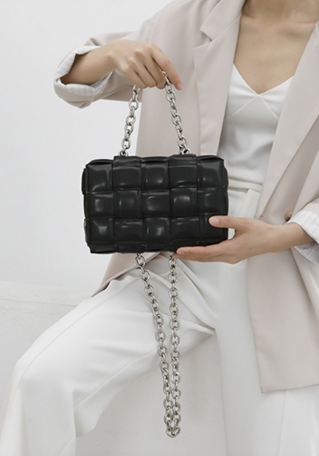 Mia Leather Chain Shoulder Bag Black