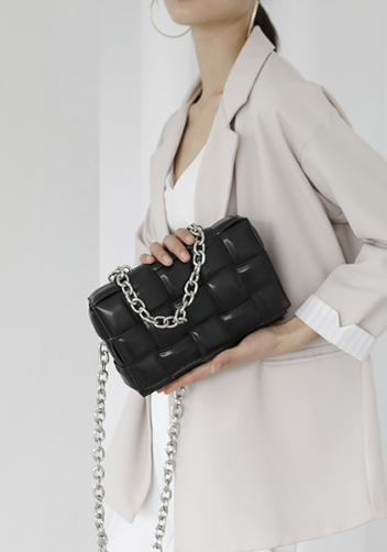 Mia Leather Chain Shoulder Bag Black