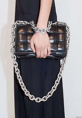 Mia Leather Chain Shoulder Bag Black