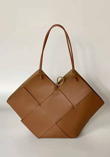 Mia Medium Leather Tote Bag Camel