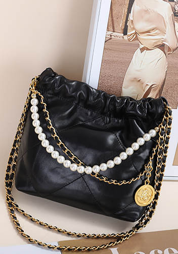 Adela Small Leather Handbag Pearl Black