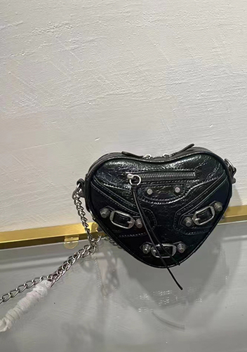 The Route 66 Leather Heart Shoulder Bag Black