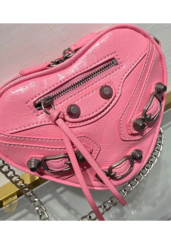 The Route 66 Leather Heart Shoulder Bag Pink