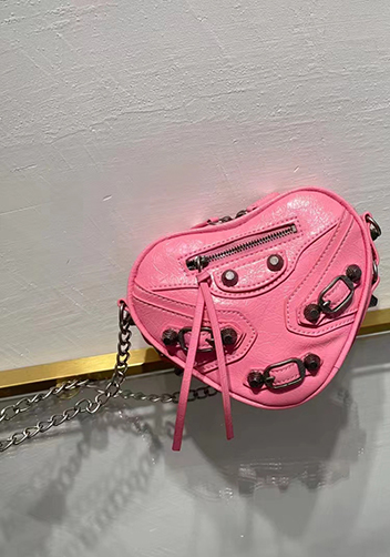 The Route 66 Leather Heart Shoulder Bag Pink