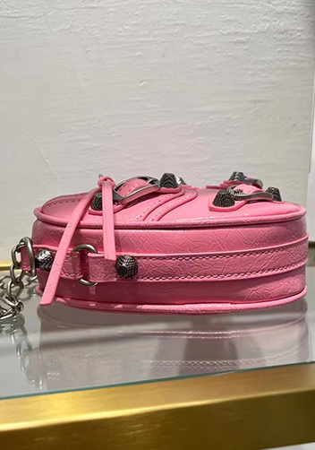 The Route 66 Leather Heart Shoulder Bag Pink