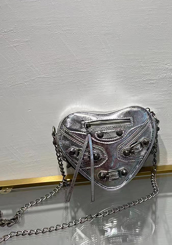 The Route 66 Leather Heart Shoulder Bag Silver