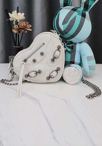 The Route 66 Leather Heart Shoulder Bag White