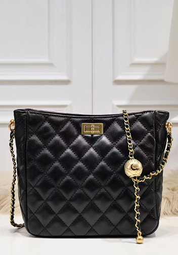 Adele Shoulder Bag With Adjusting Ball Black