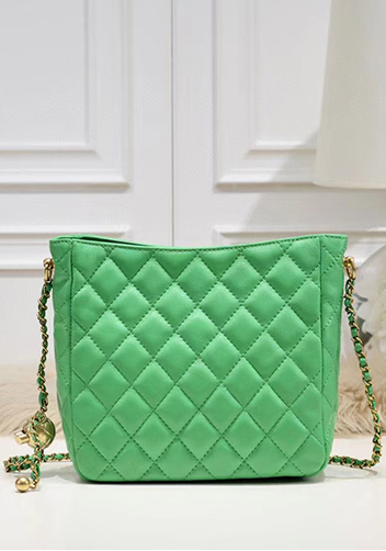 Adele Shoulder Bag With Adjusting Ball Green