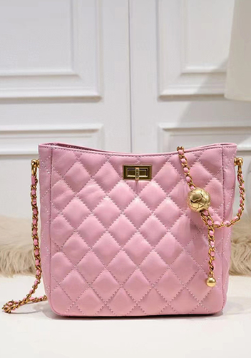 Adele Shoulder Bag With Adjusting Ball Pink