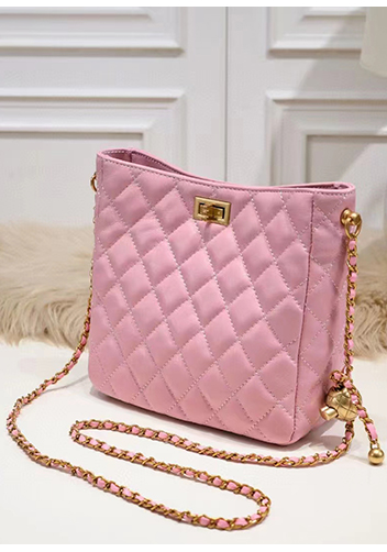 Adele Shoulder Bag With Adjusting Ball Pink