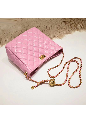 Adele Shoulder Bag With Adjusting Ball Pink