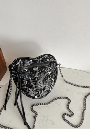 The Route 66 Vegan Leather Heart Shoulder Bag Clips Black