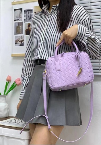 Dina Vacation Intrecciato Leather Shoulder Bag Purple