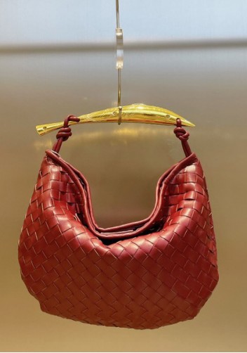 The Fish Handle Medium Vegan Leather Bag Burgundy