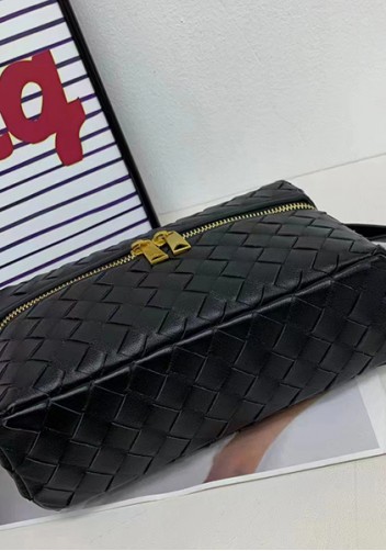 Mia Woven Leather Long Beauty Case Black