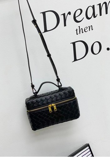 Mia Woven Leather Long Beauty Case Black