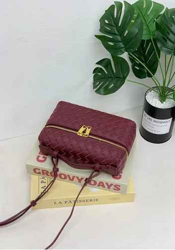 Mia Woven Leather Long Beauty Case Burgundy