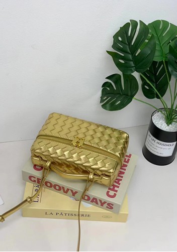 Mia Woven Leather Long Beauty Case Gold