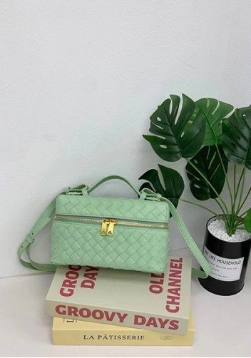 Mia Woven Leather Long Beauty Case Green