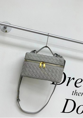 Mia Woven Leather Long Beauty Case Grey