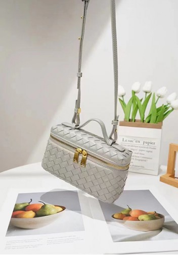 Mia Woven Synthetic Leather Long Beauty Case Grey