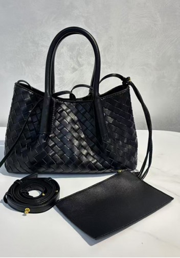 Mia Gallery Woven Leather Shoulder Small Bag Black